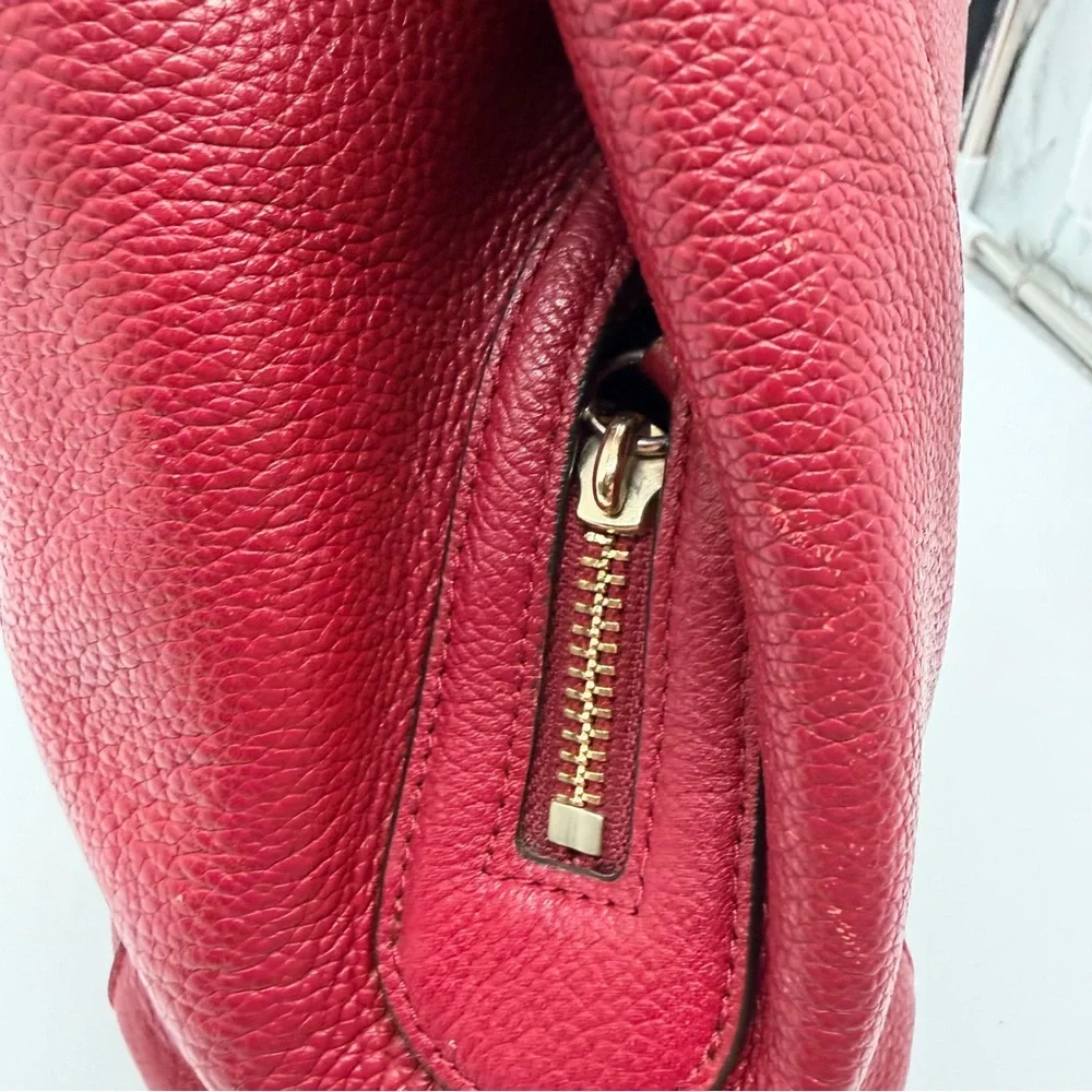 Coach Burgundy pebble Leather Hobo shoulder bag 10x12 gold‎ tone hardware.